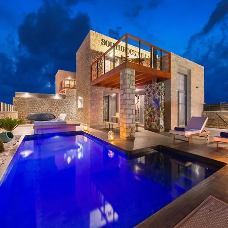 Modern In With Private Pool Villa